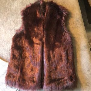 Faux fur reddish/purple vest